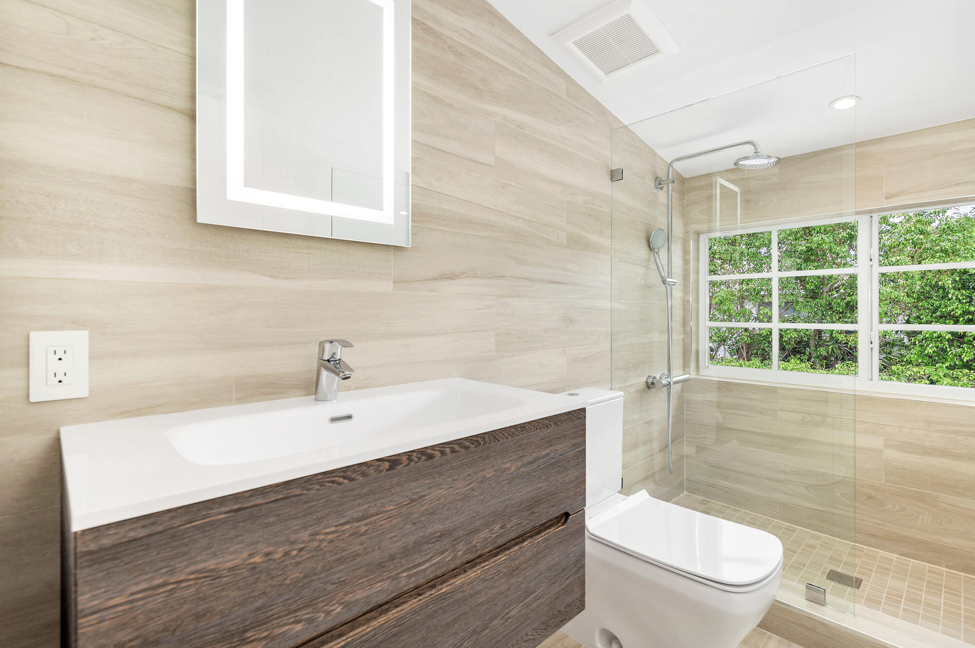 285 Colonial Lane, Palm Beach