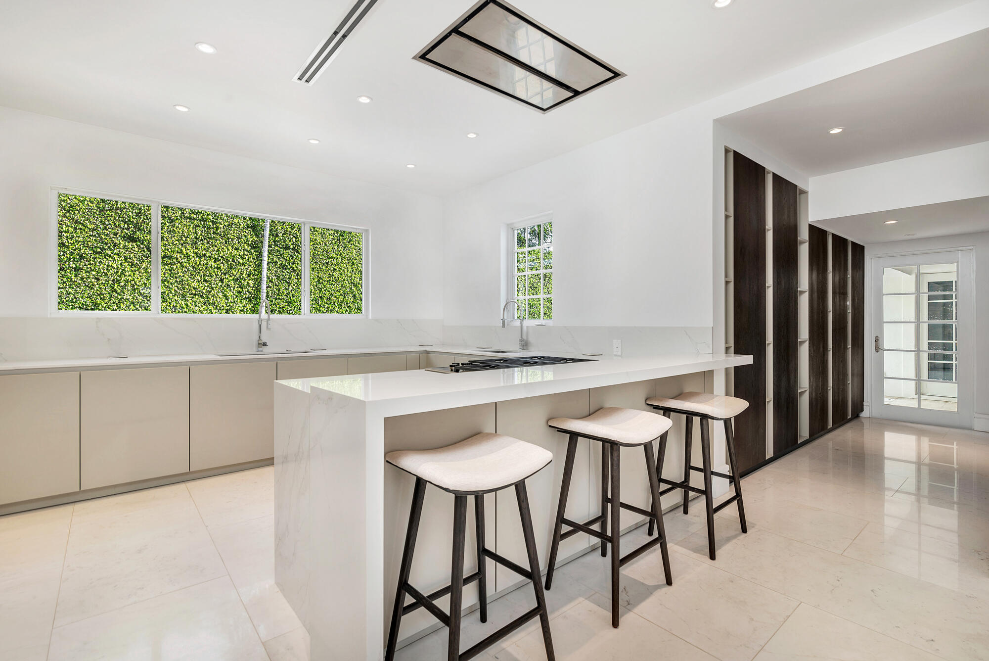 285 Colonial Lane, Palm Beach