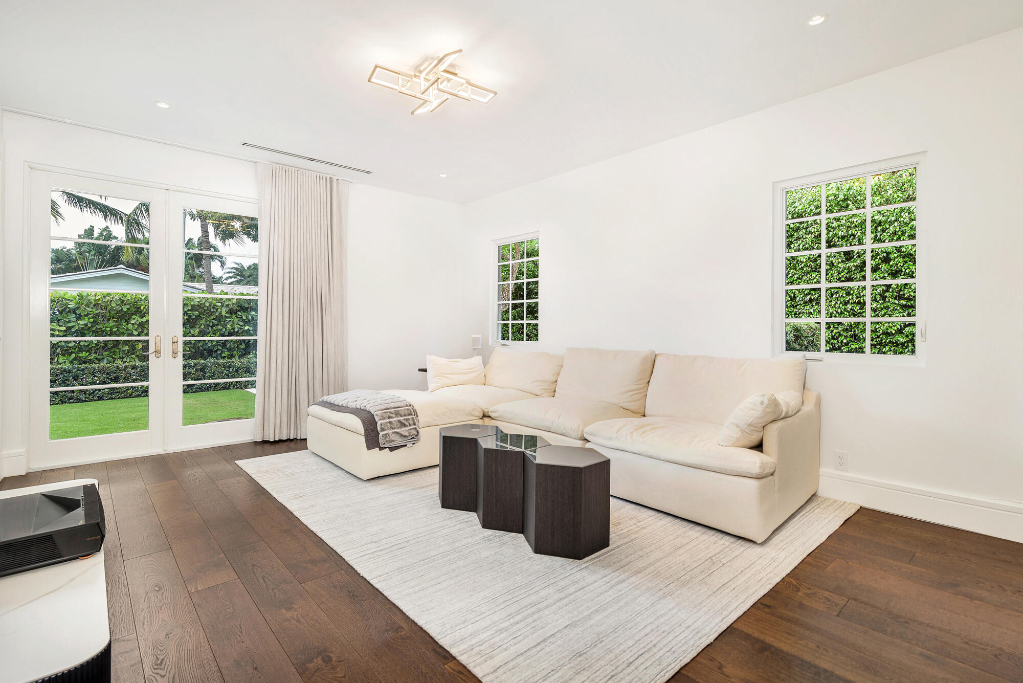 285 Colonial Lane, Palm Beach