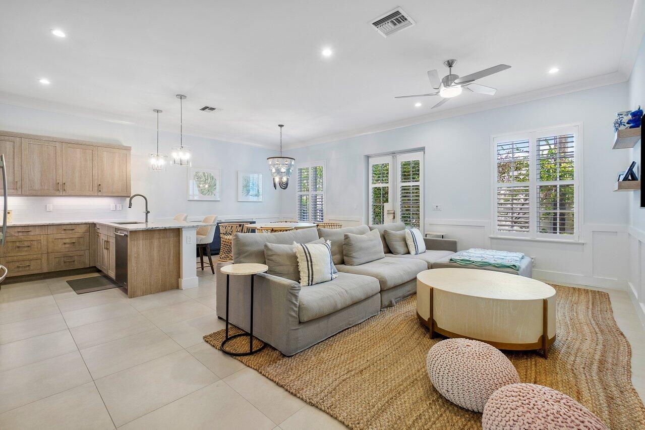 1135 Kingston Lane