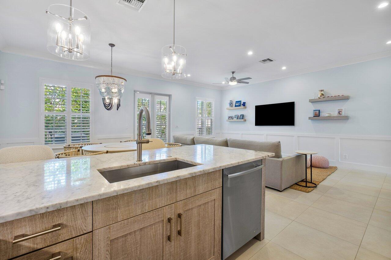 1135 Kingston Lane