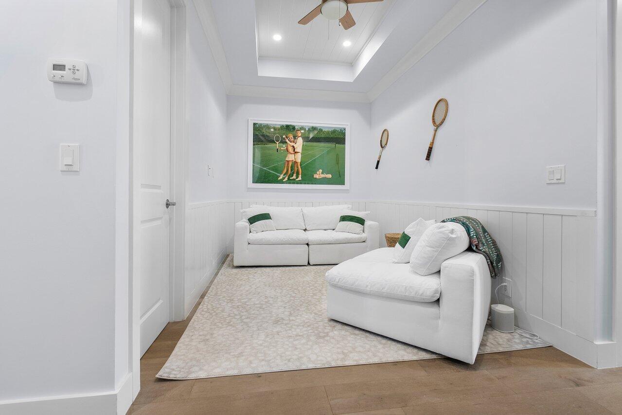 1135 Kingston Lane