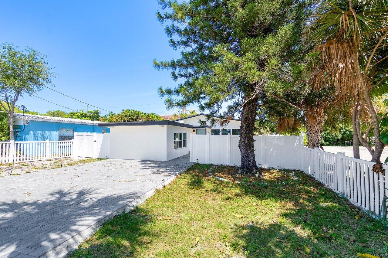 108 SE 11th Avenue