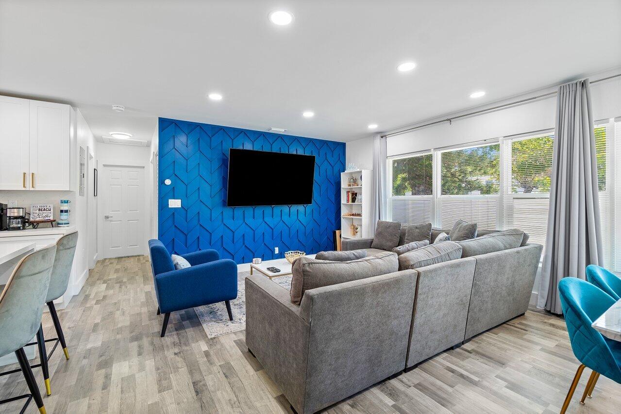108 SE 11th Avenue