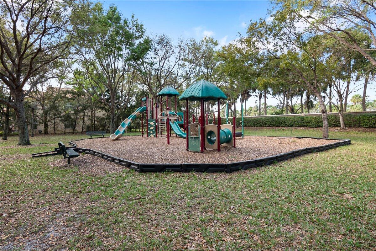 8766 Tally Ho Lane, West Palm Beach