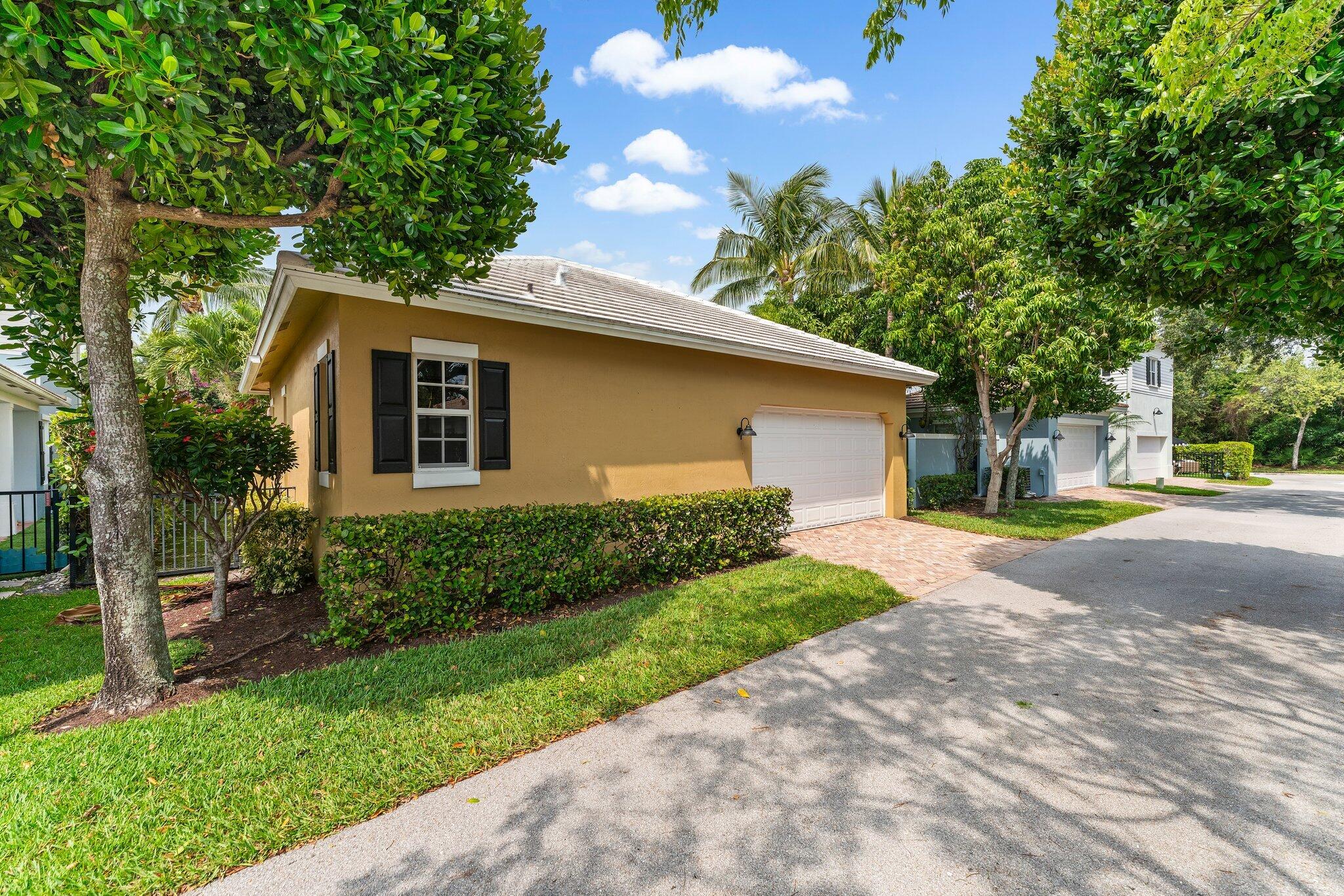 111 Leather Leaf Drive, Jupiter