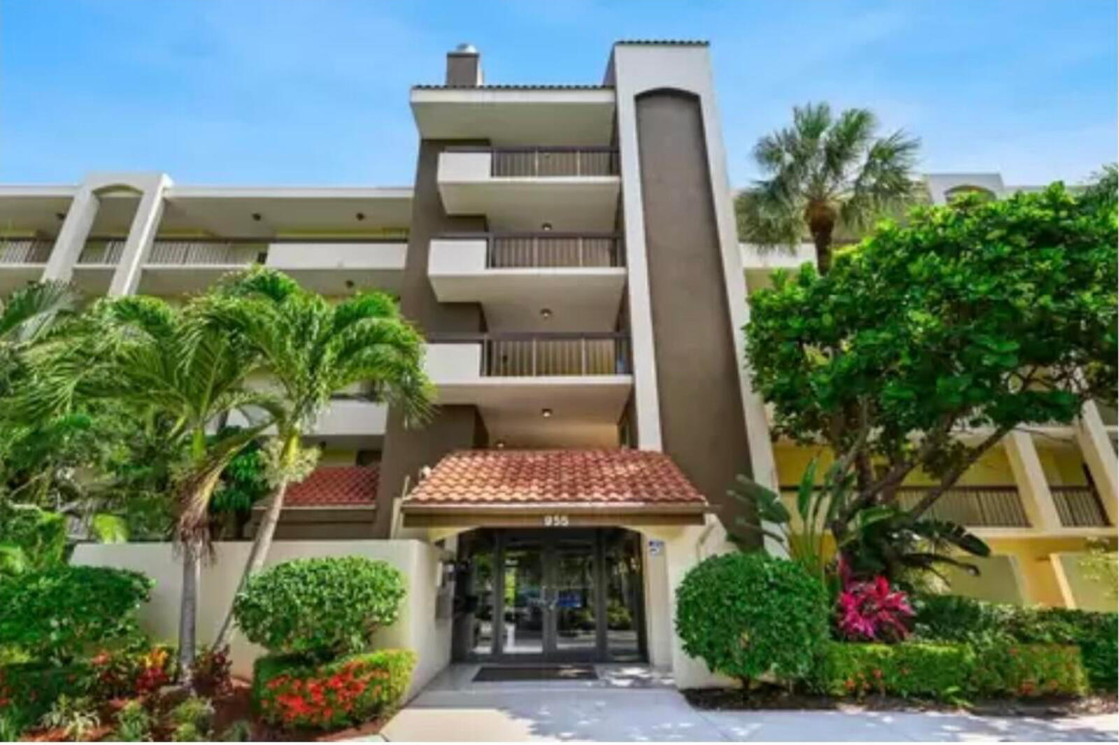 955 Egret Circle 211