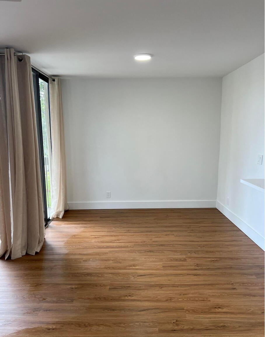 955 Egret Circle 211