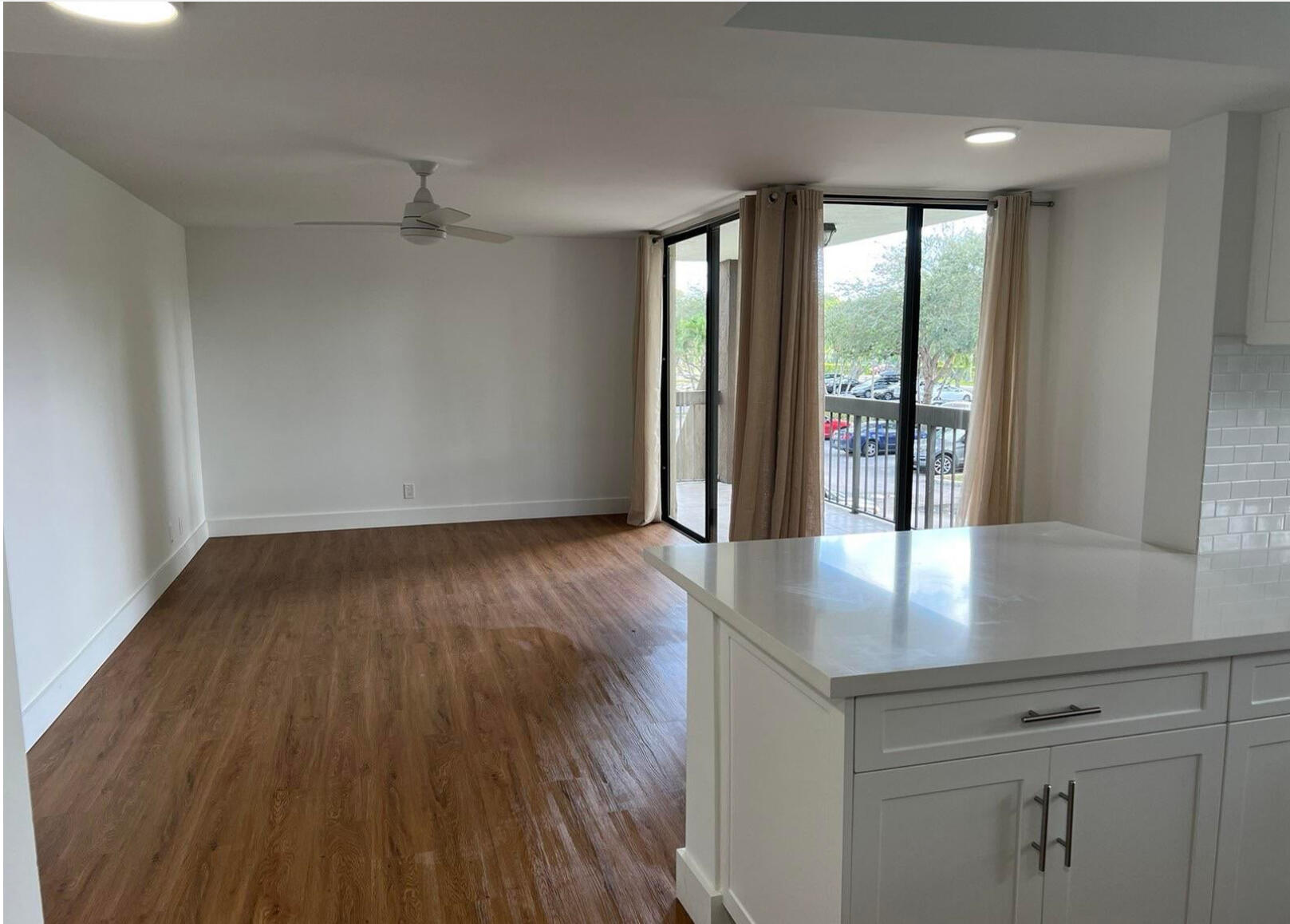 955 Egret Circle 211