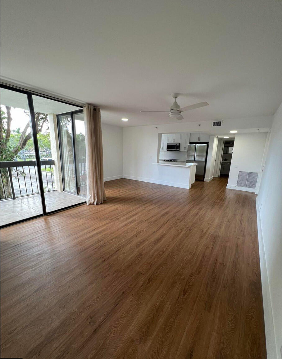 955 Egret Circle 211