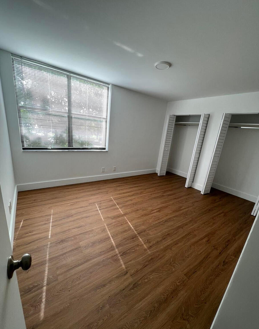 955 Egret Circle 211