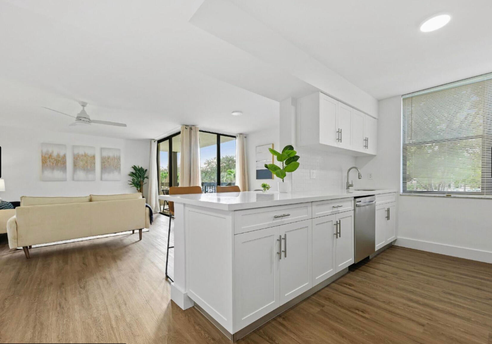 955 Egret Circle 211
