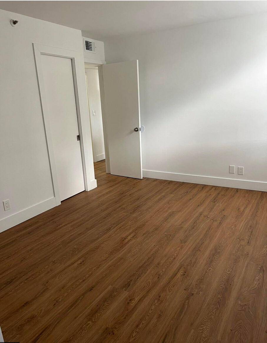 955 Egret Circle 211