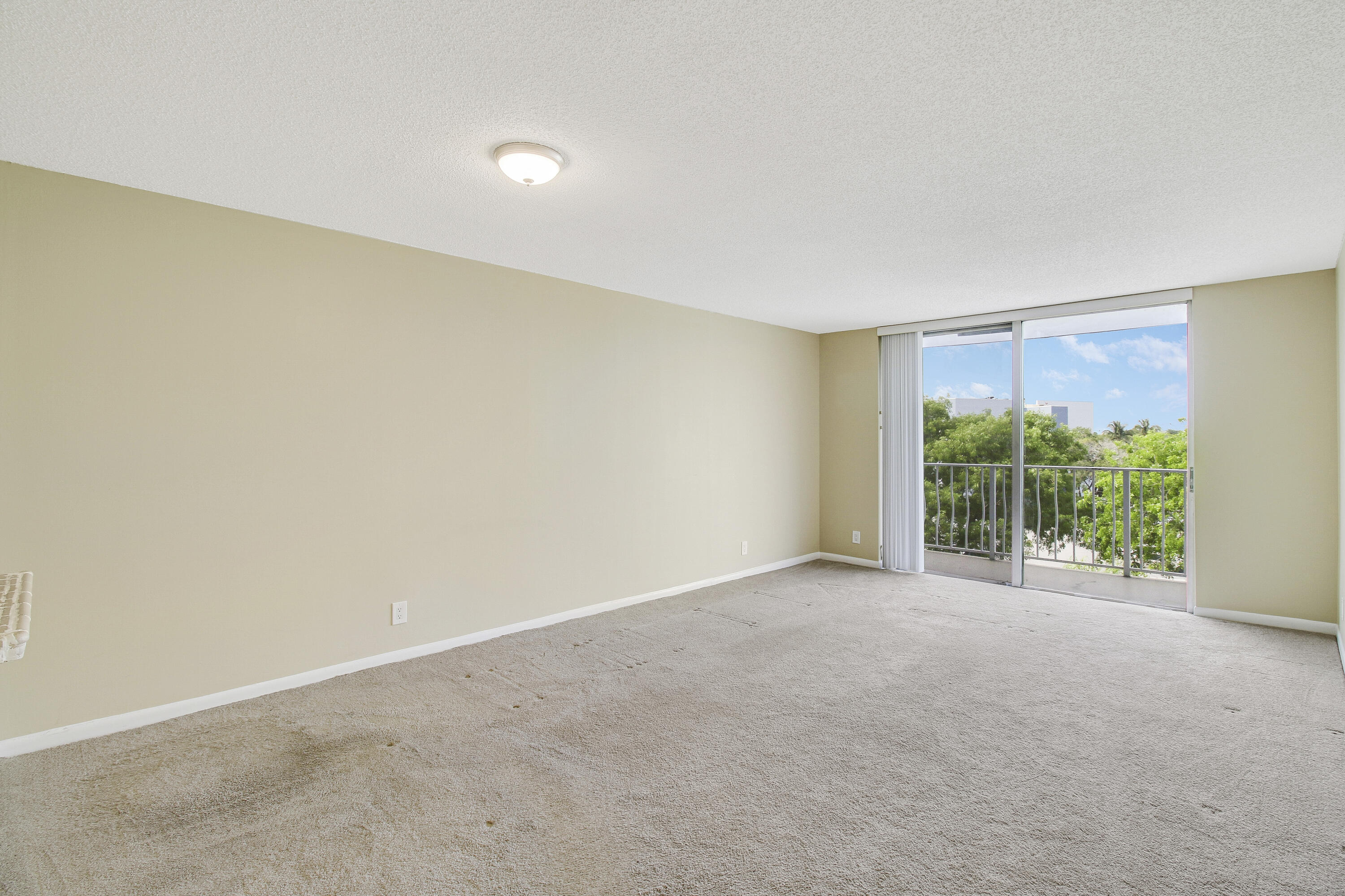 470 Executive Center Drive 4k