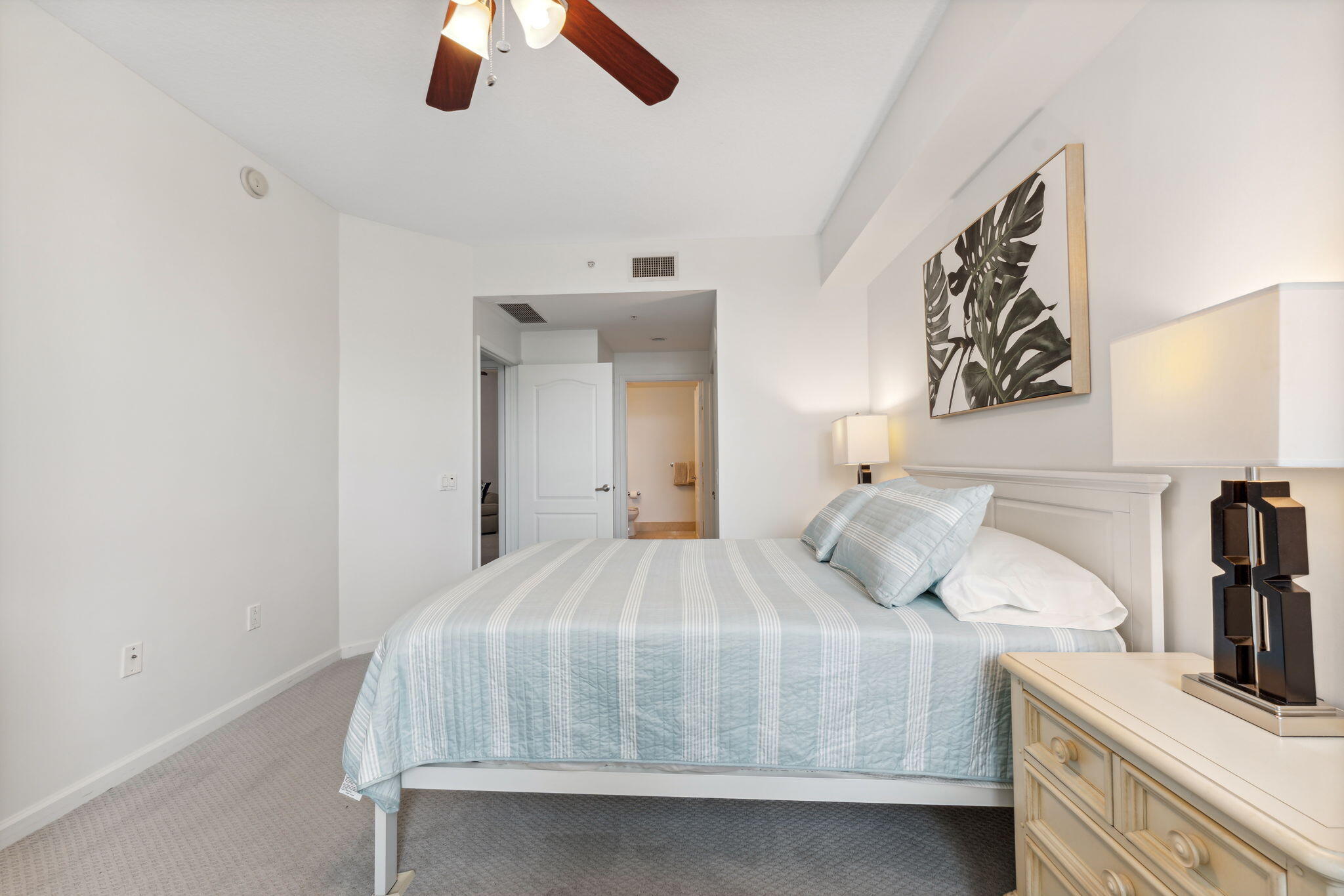 410 Evernia Street 414