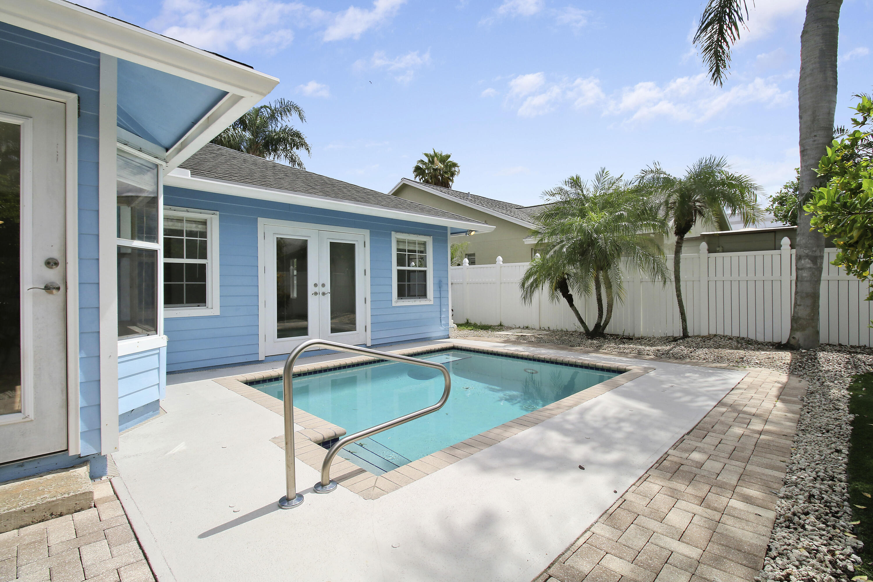 6118 Barbara Street