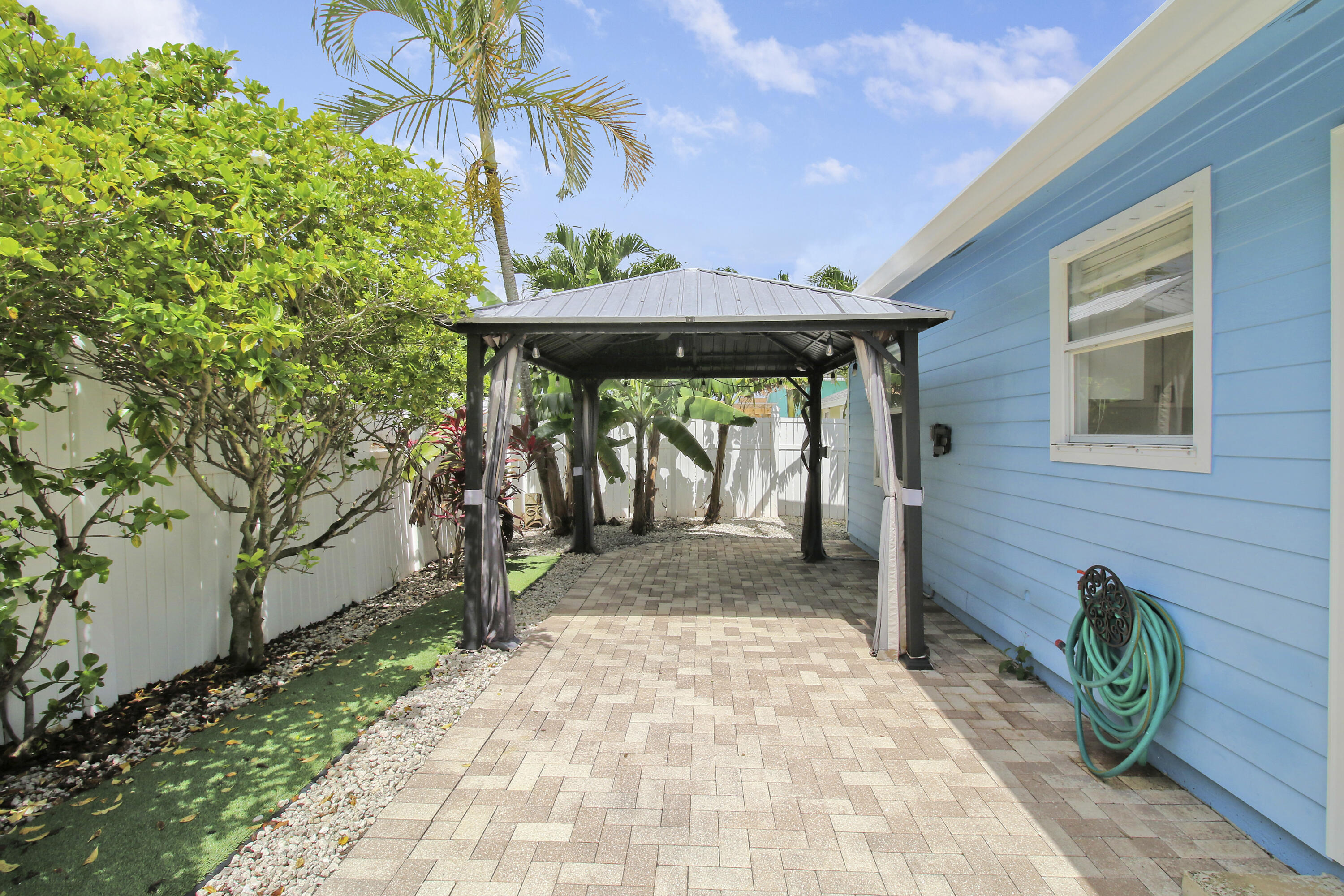 6118 Barbara Street