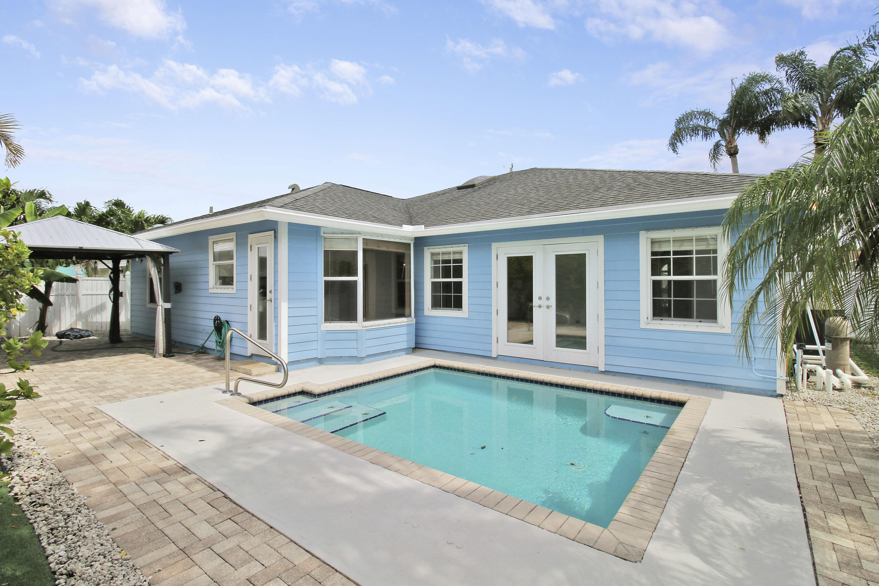 6118 Barbara Street