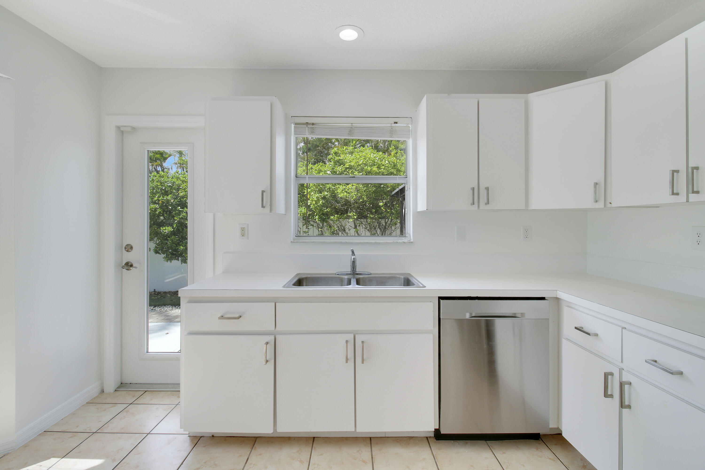 6118 Barbara Street