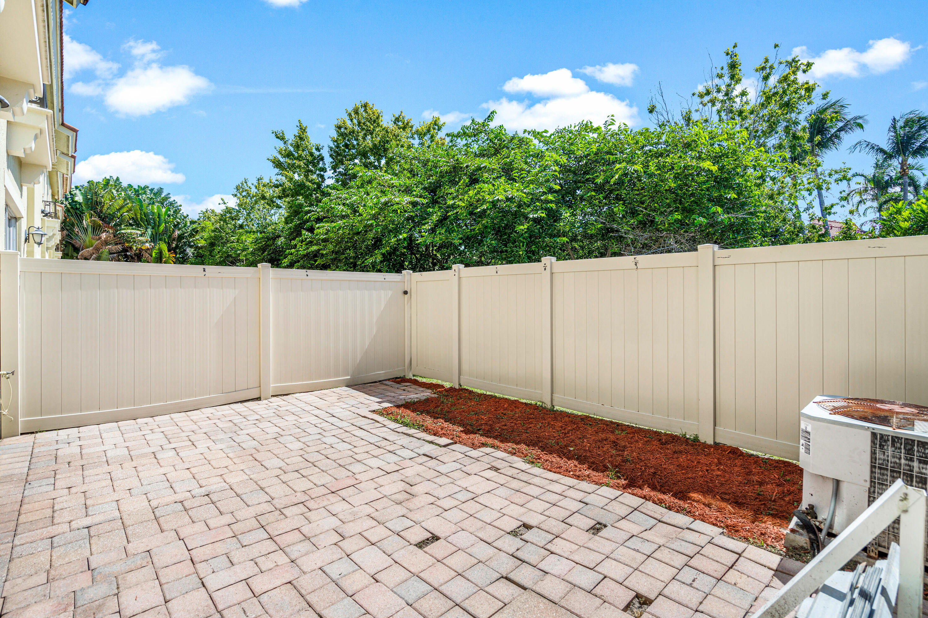 109 Lake Monterey Circle