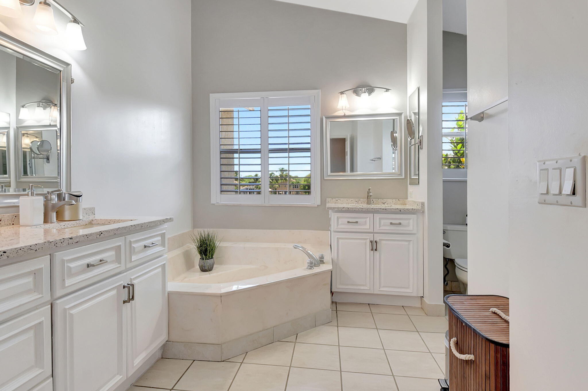 4806 N Classical Boulevard