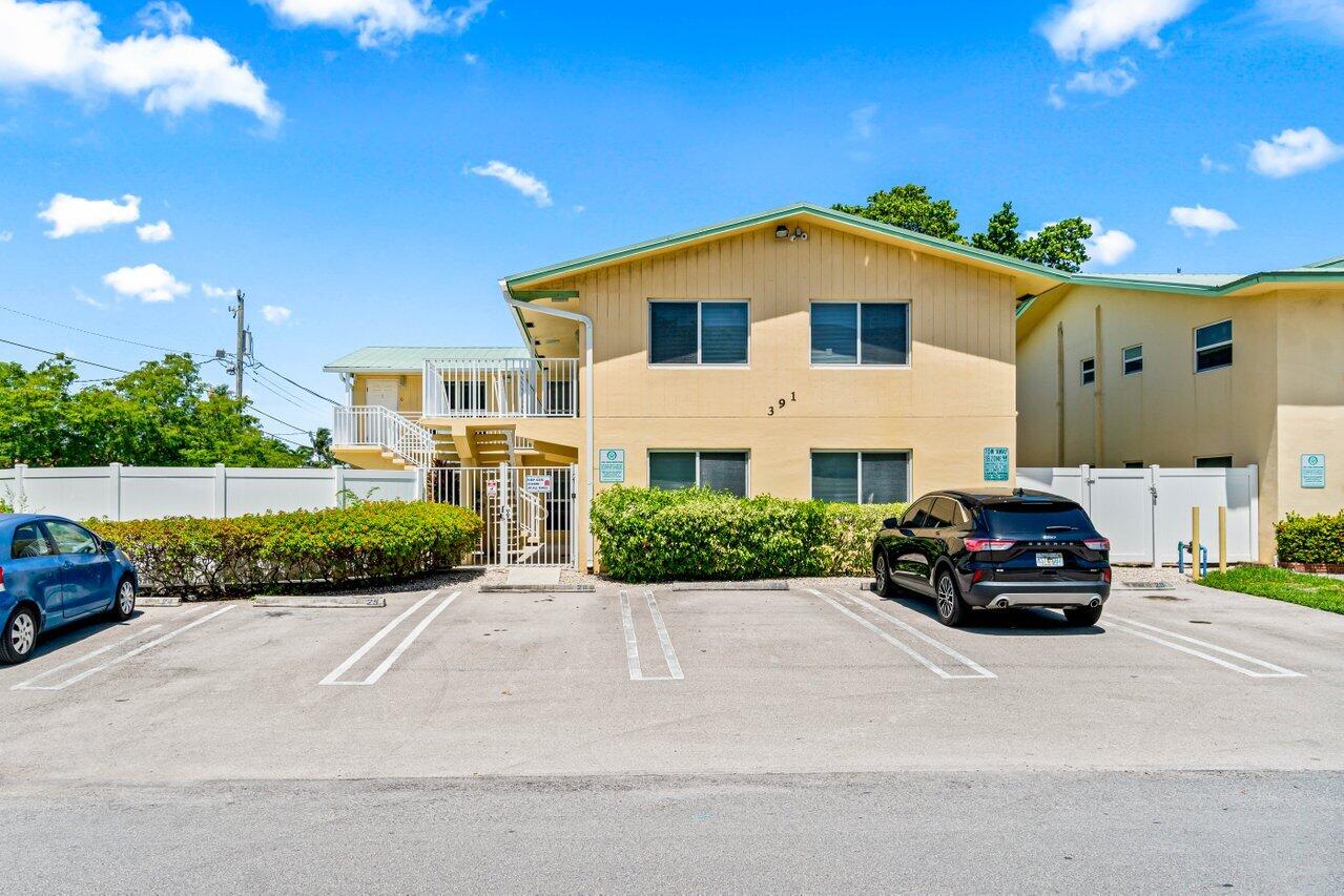 391 SE 19th Avenue 6, Pompano Beach Unit: 6