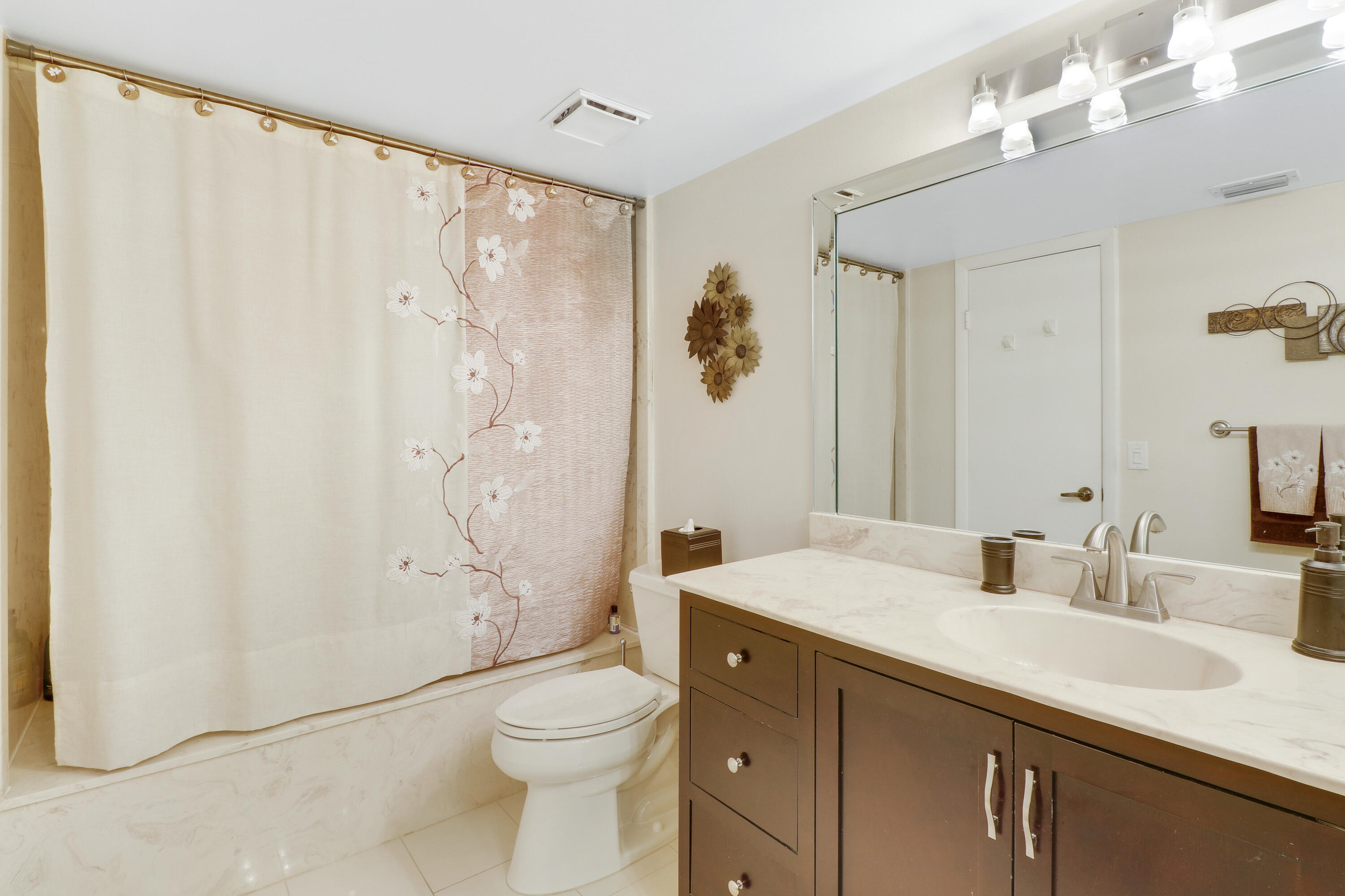 5324 Eagle Lake Drive