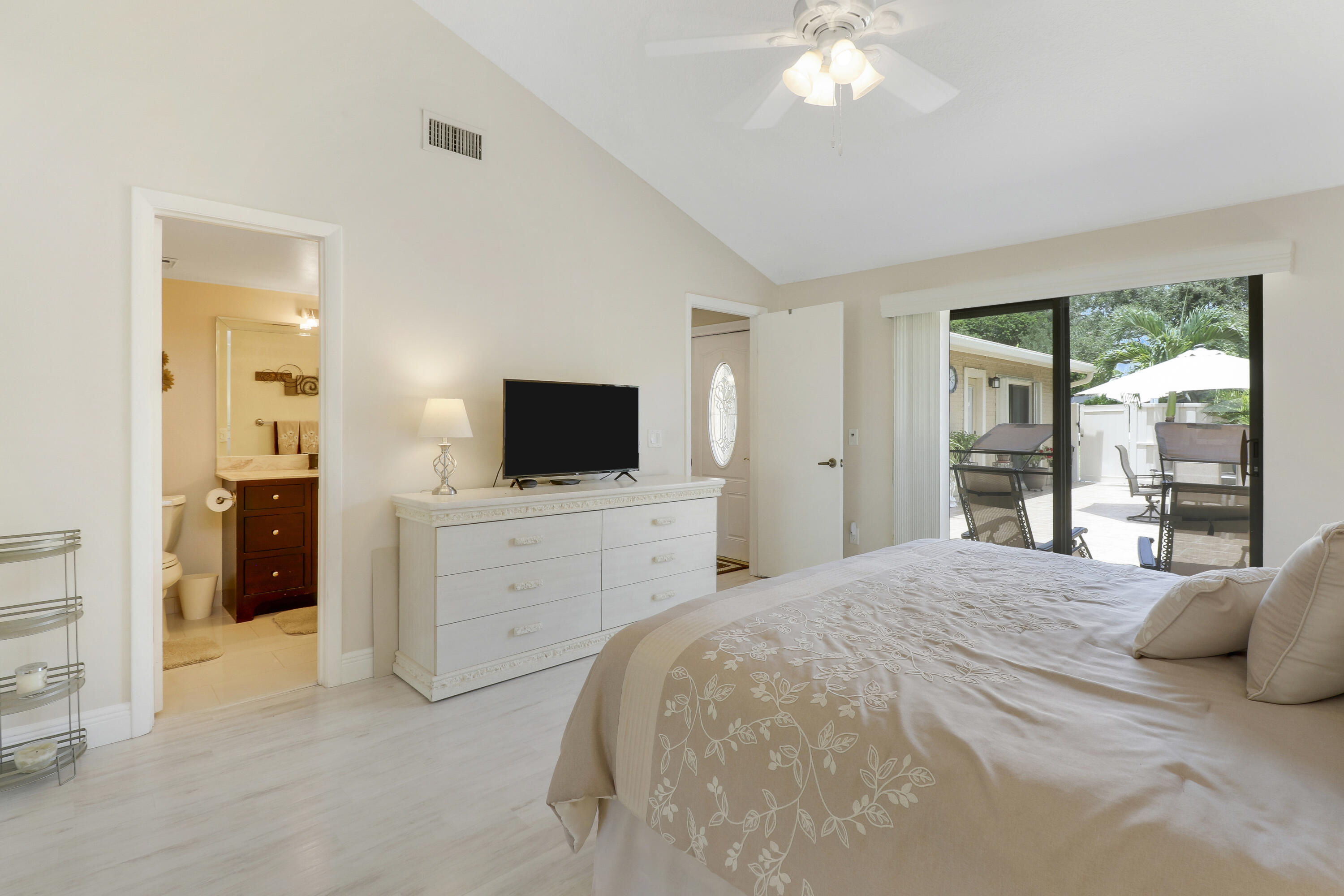 5324 Eagle Lake Drive