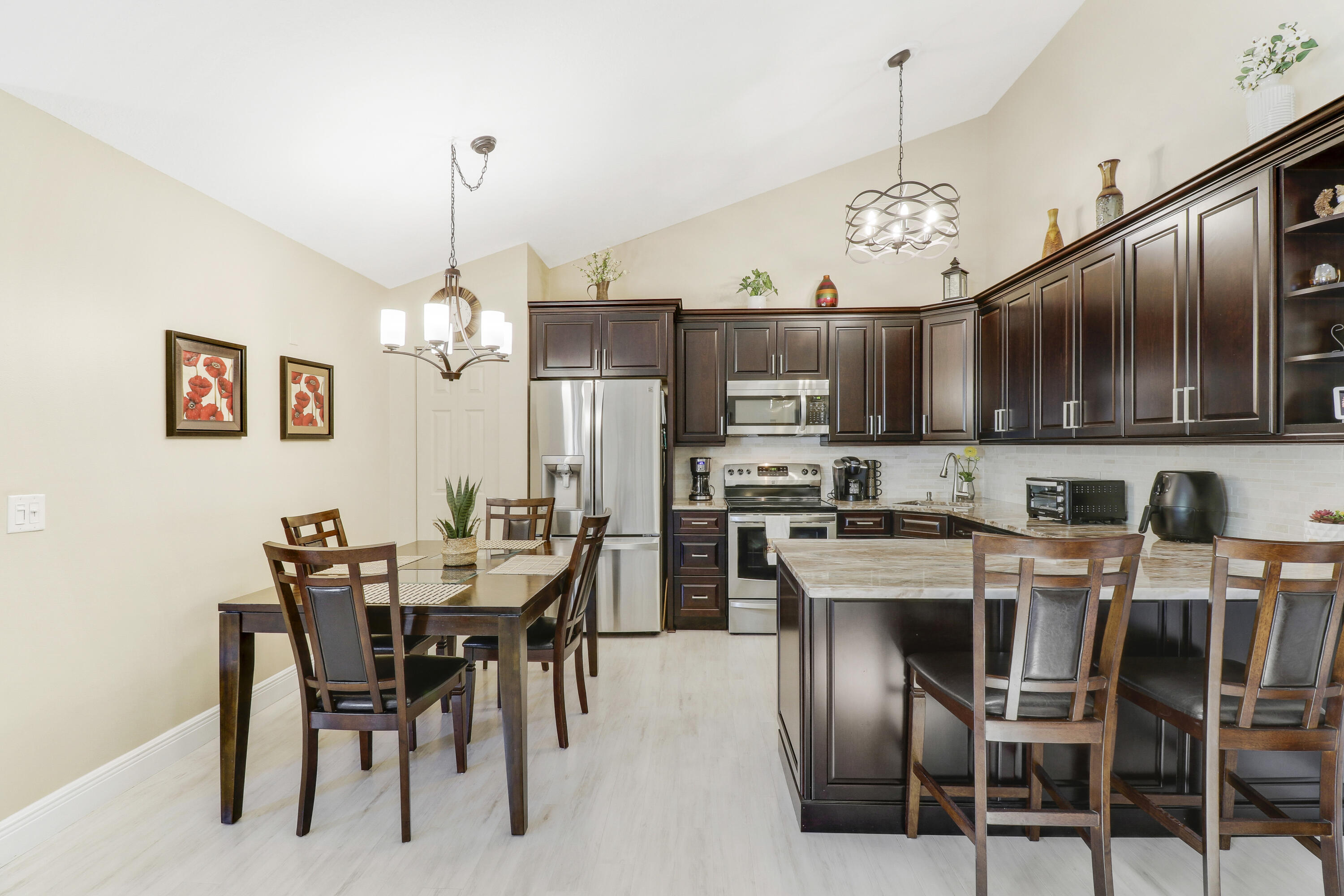 5324 Eagle Lake Drive
