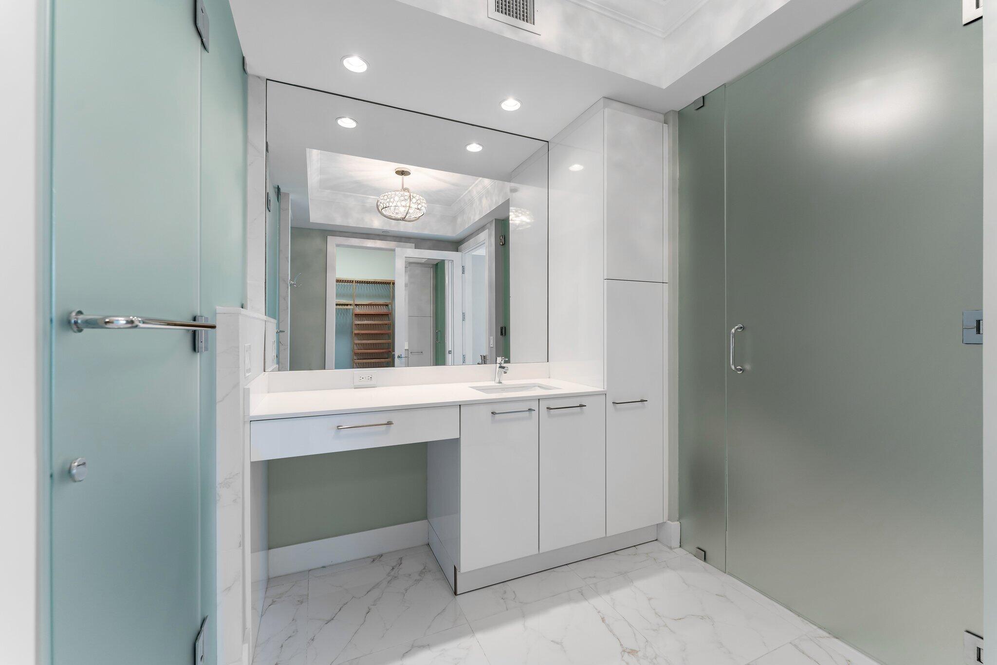 2 Water Club Way 1003, North Palm Beach Unit: 1003