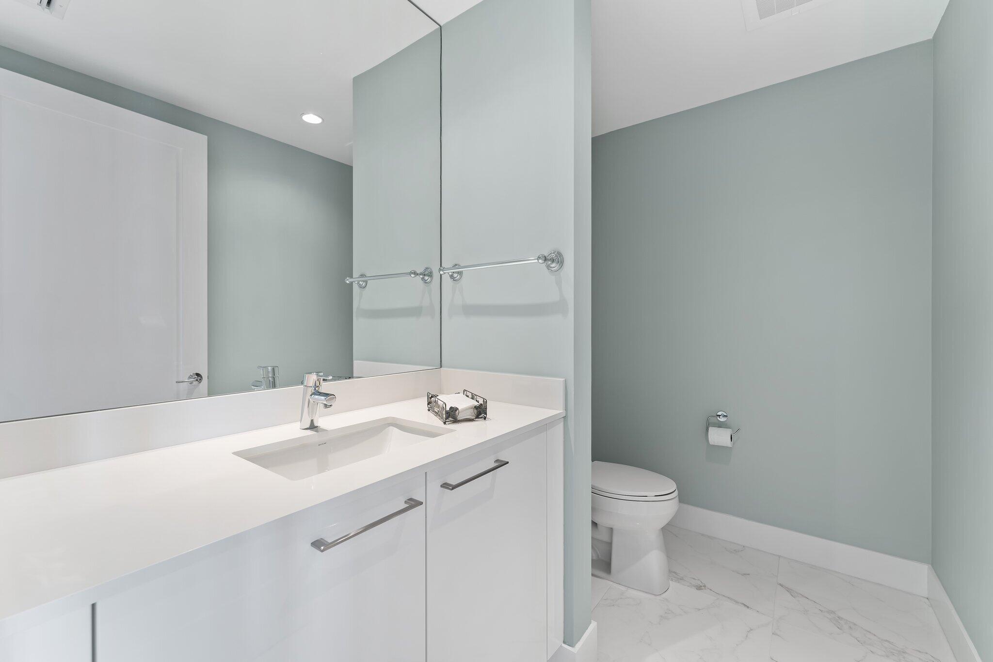 2 Water Club Way 1003, North Palm Beach Unit: 1003