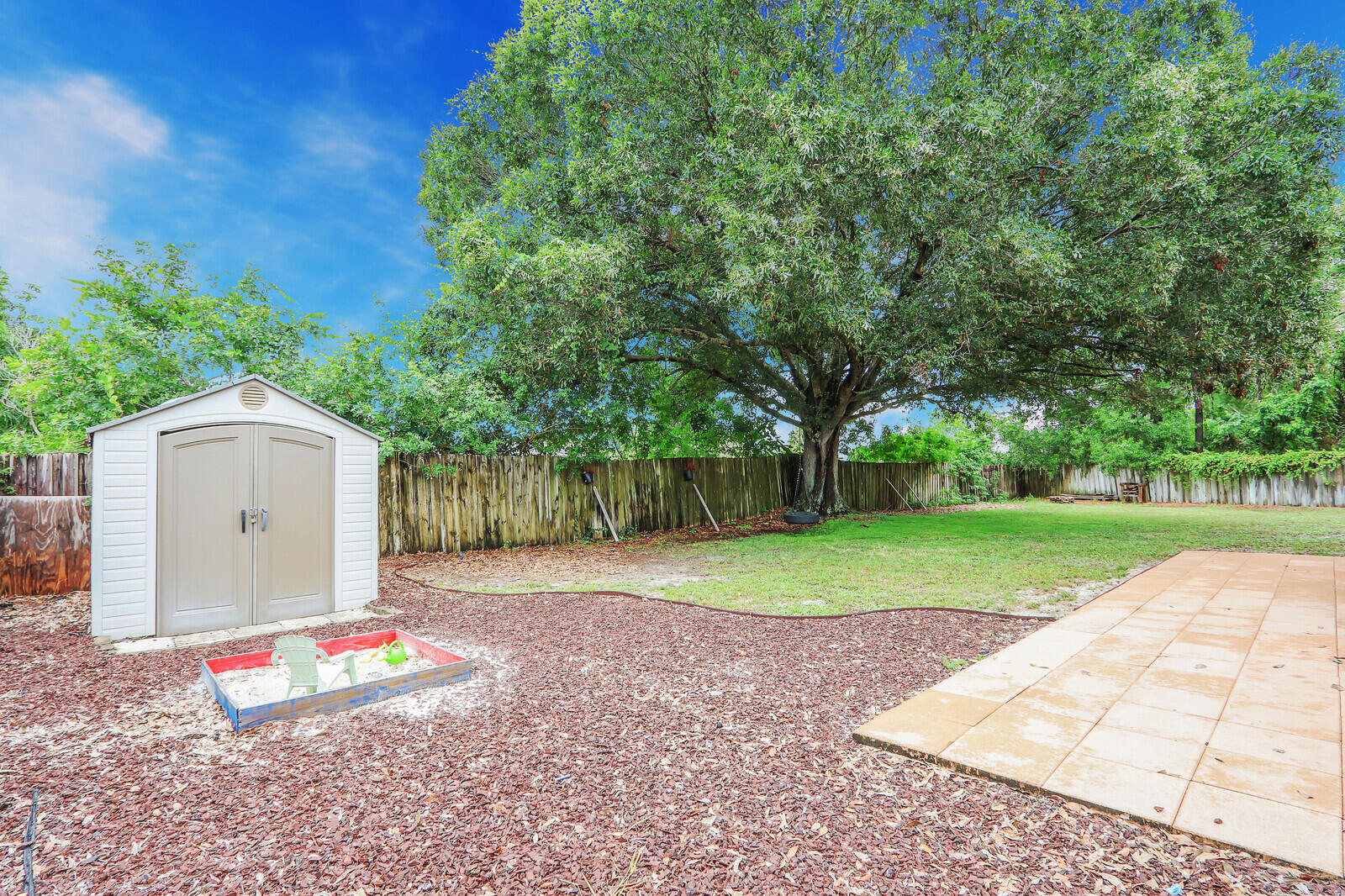 2391 SE Mariola Avenue