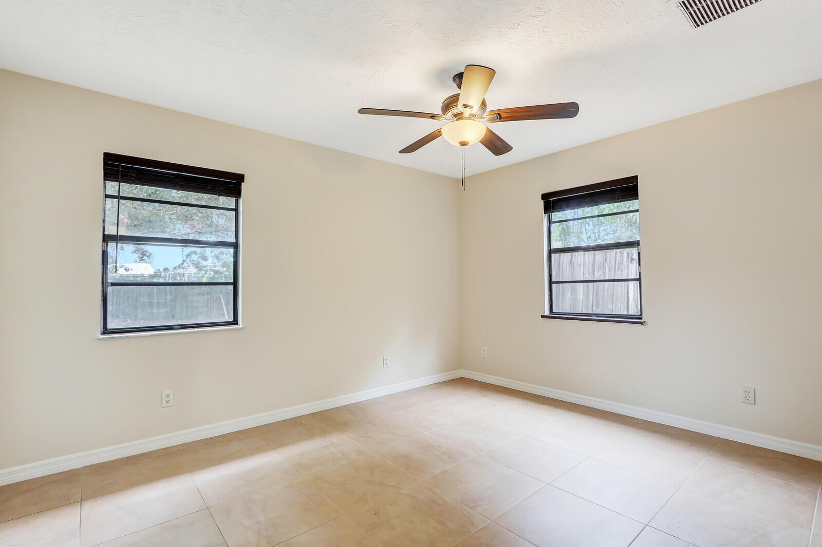 2391 SE Mariola Avenue