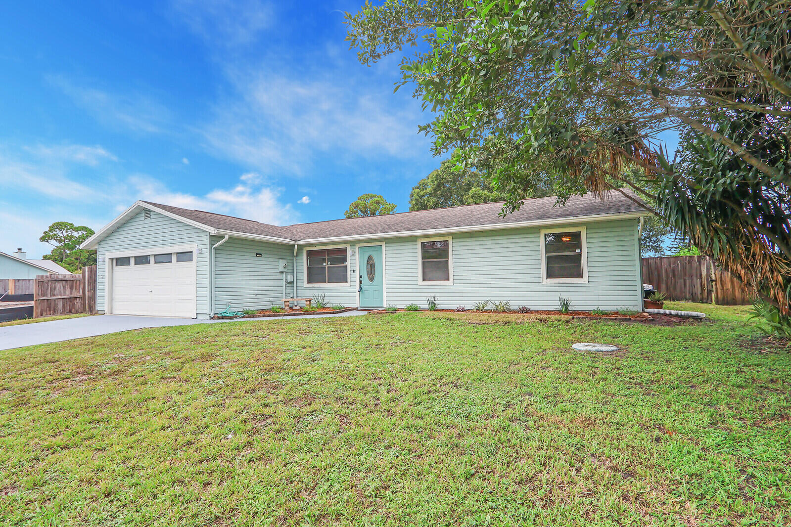 2391 SE Mariola Avenue