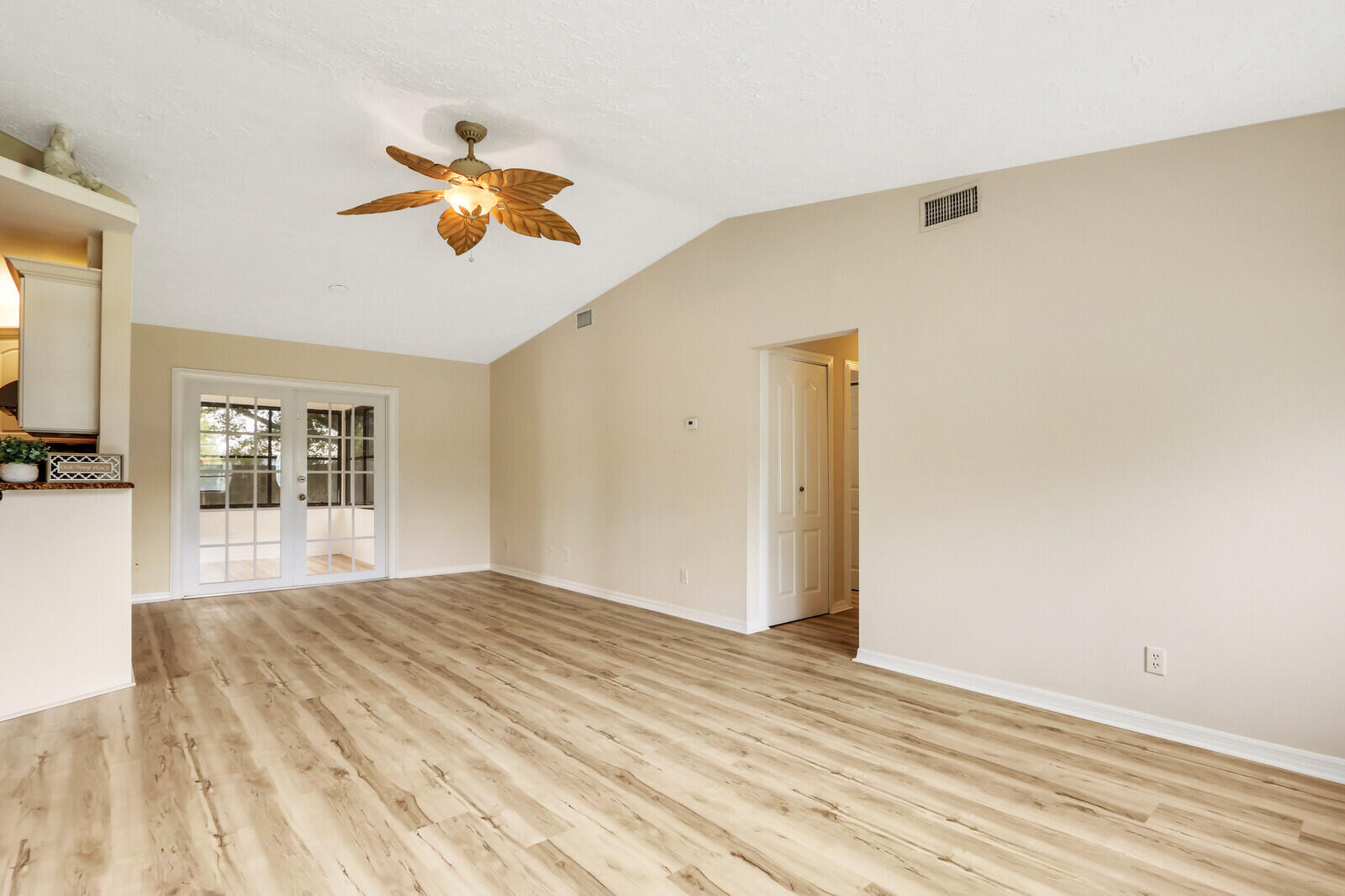 2391 SE Mariola Avenue