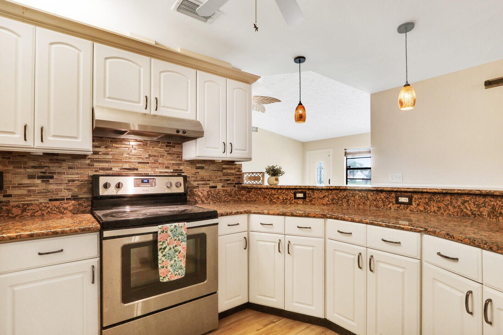 2391 SE Mariola Avenue