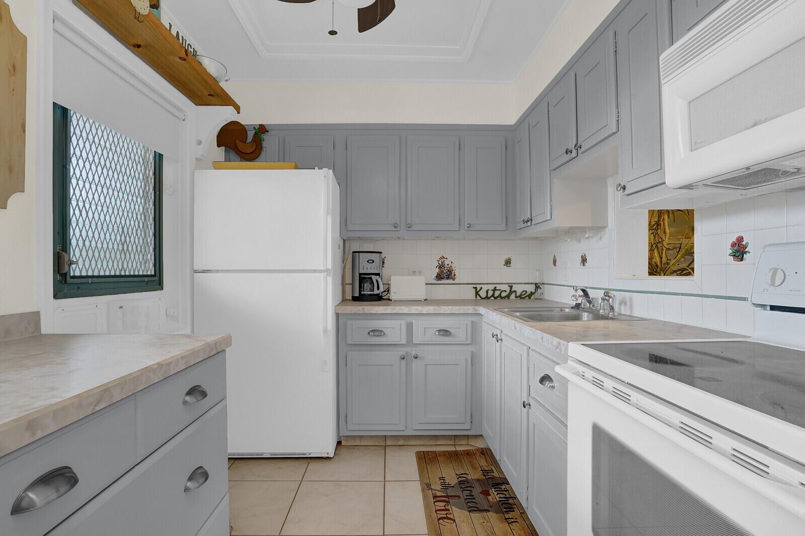 2111 NE 1st Court 204