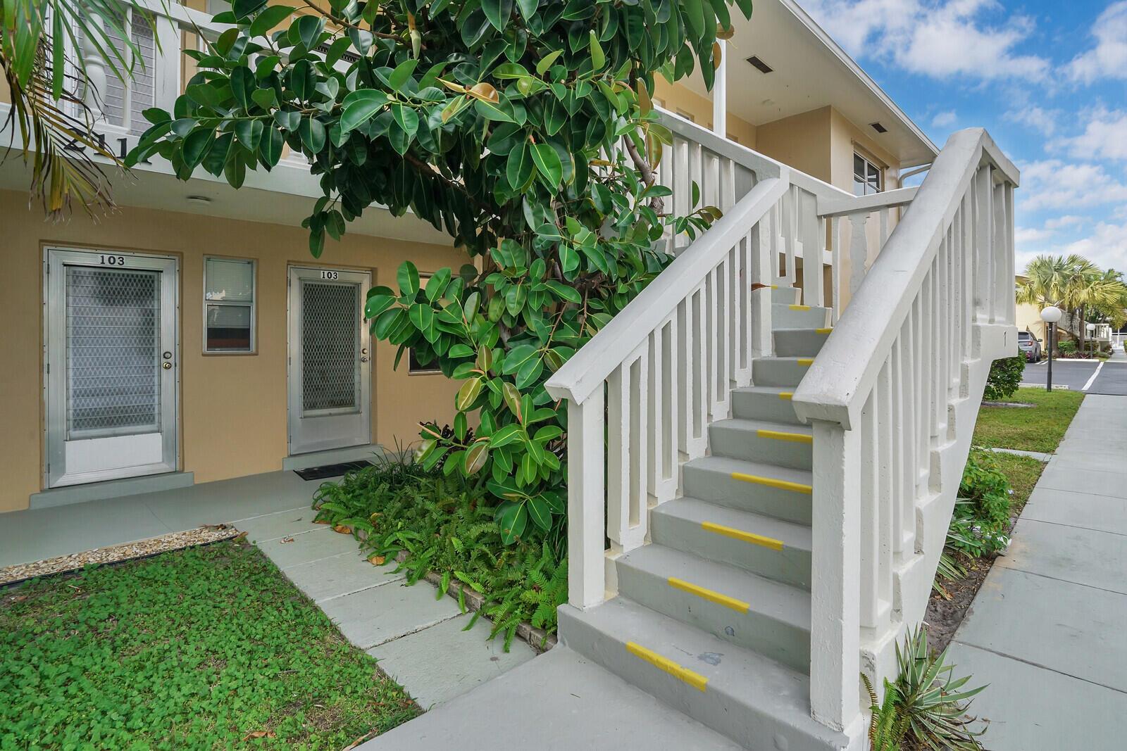 2111 NE 1st Court 204