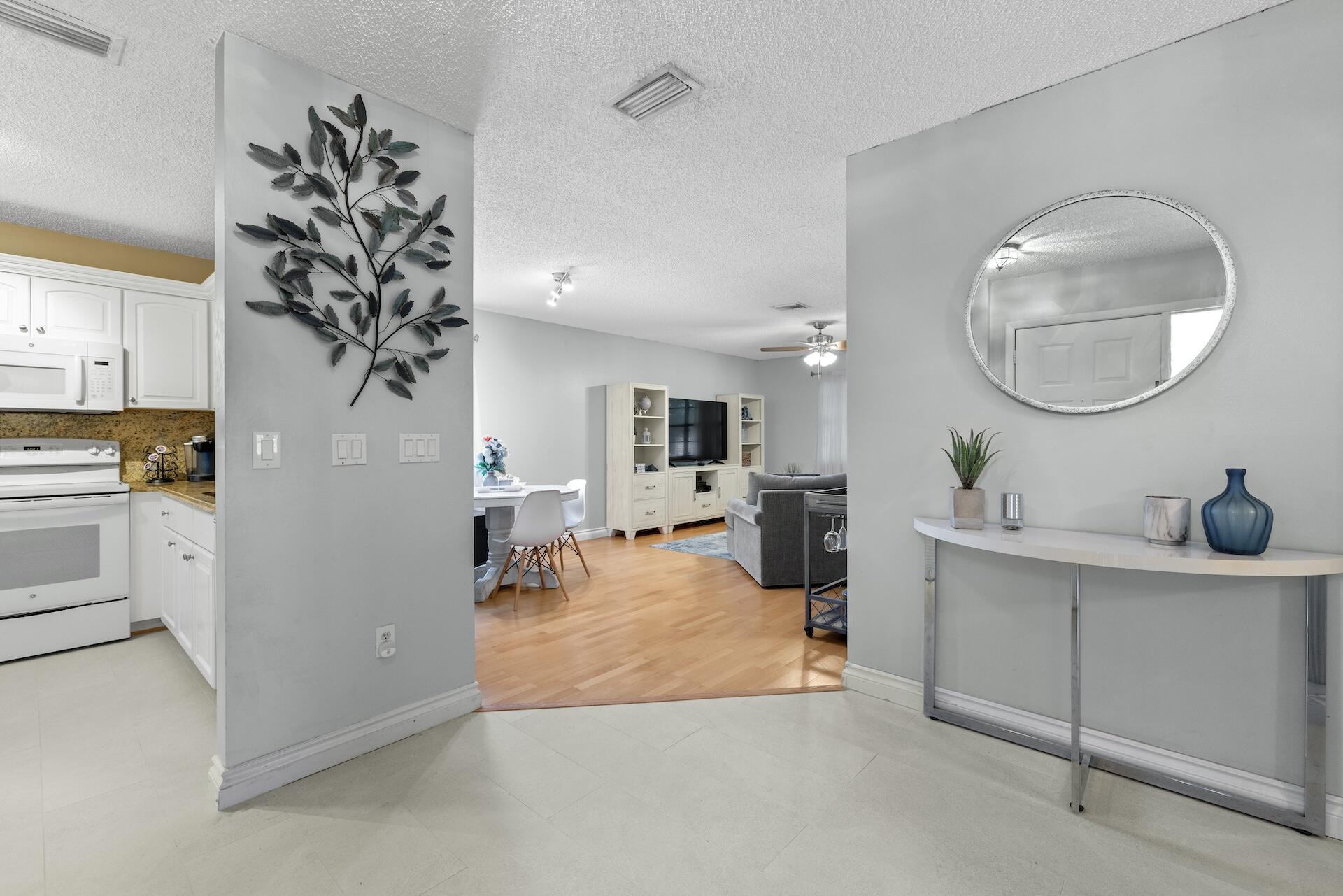70 N Mahoris Drive
