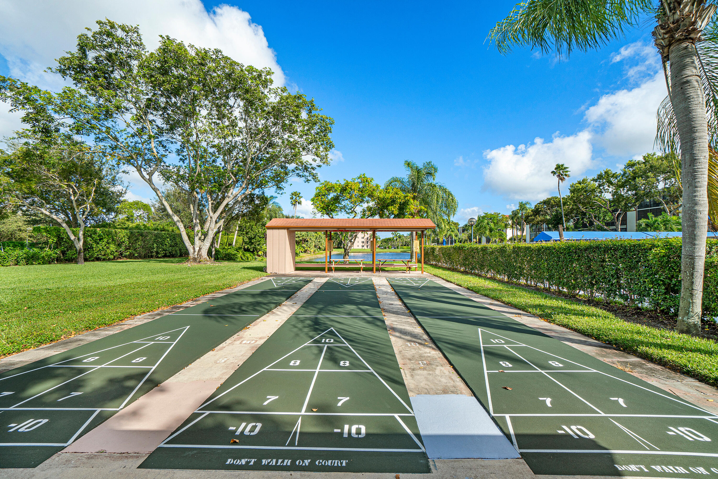 6866 Huntington Lane 307