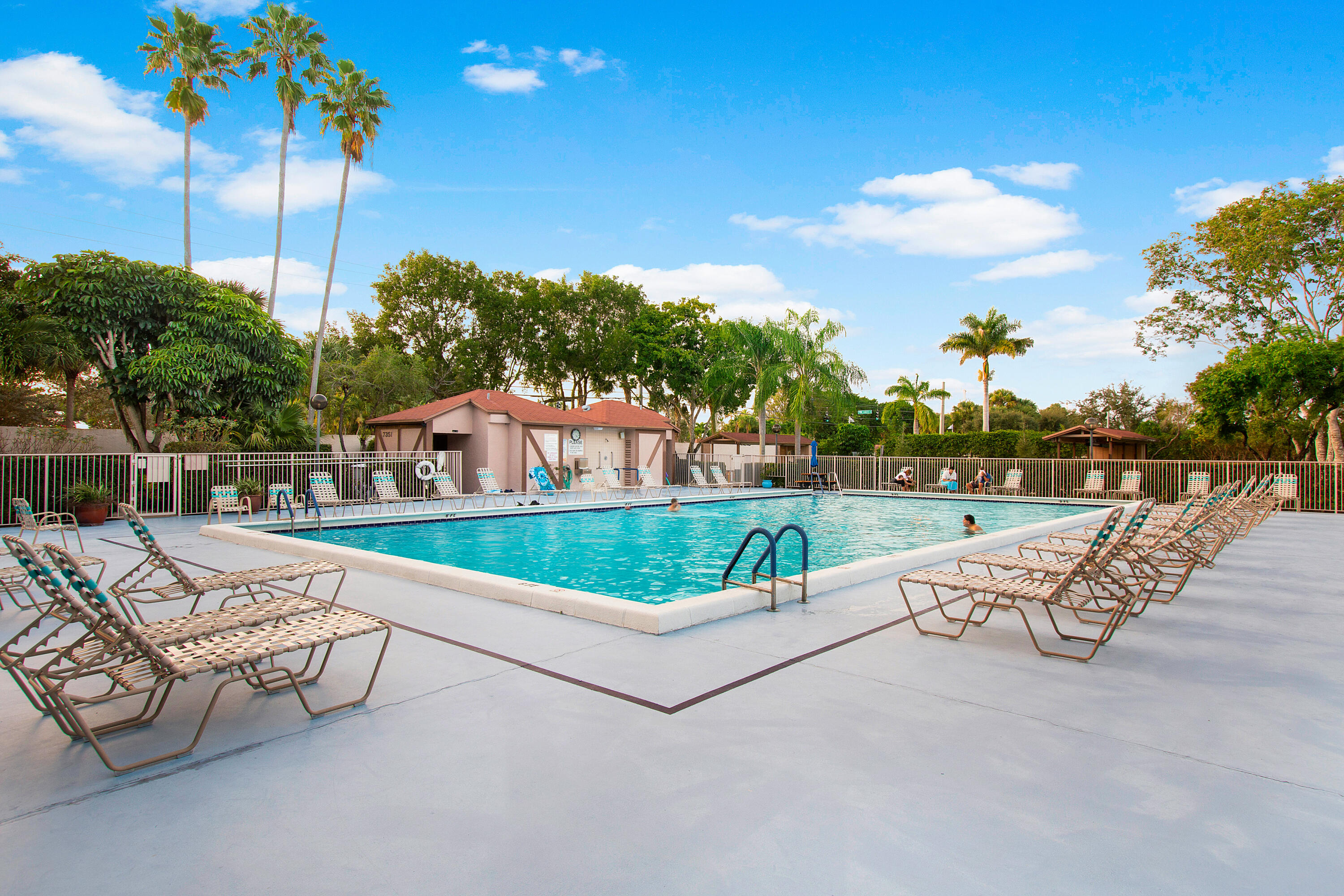 6866 Huntington Lane 307