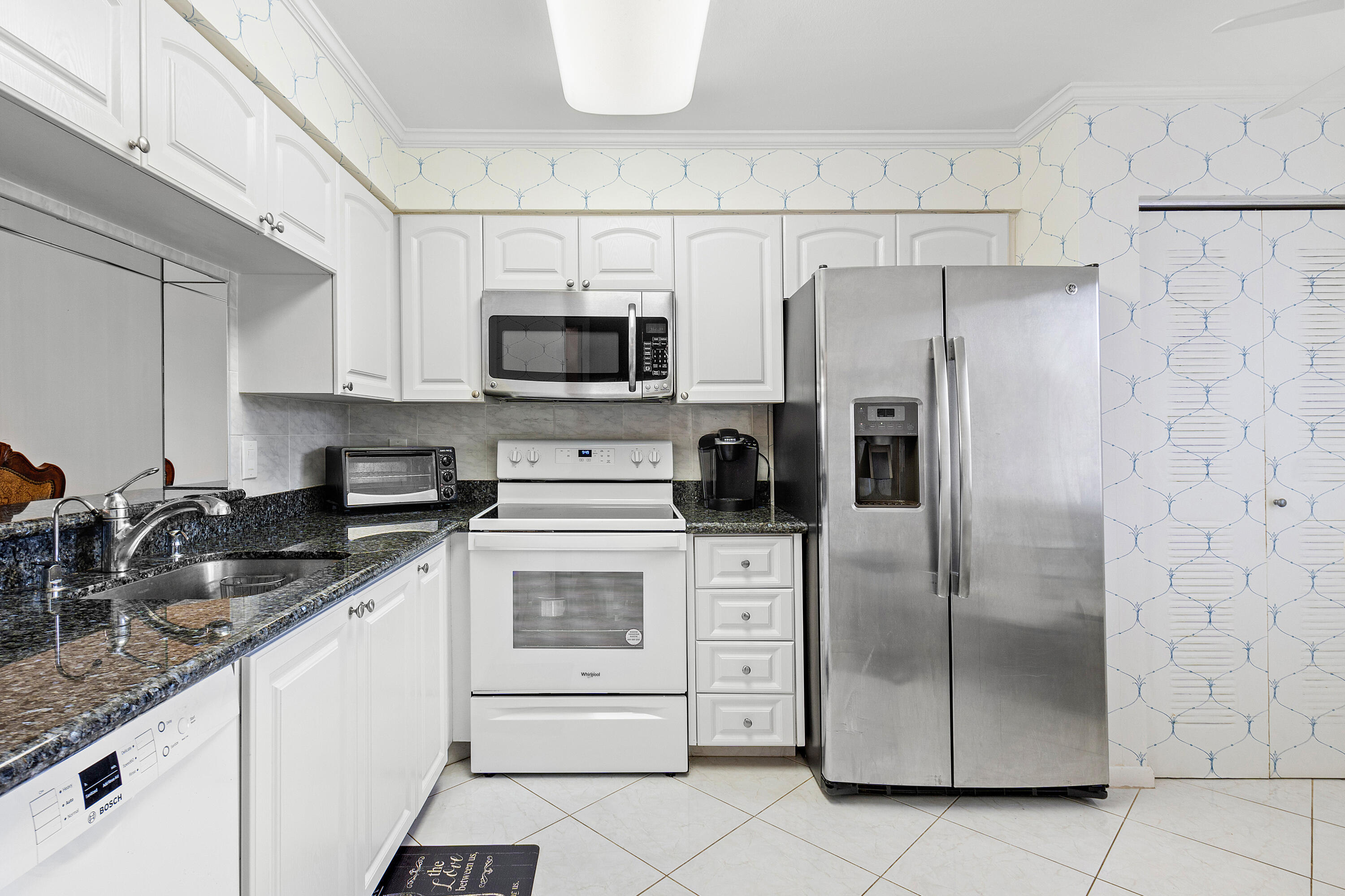 6866 Huntington Lane 307