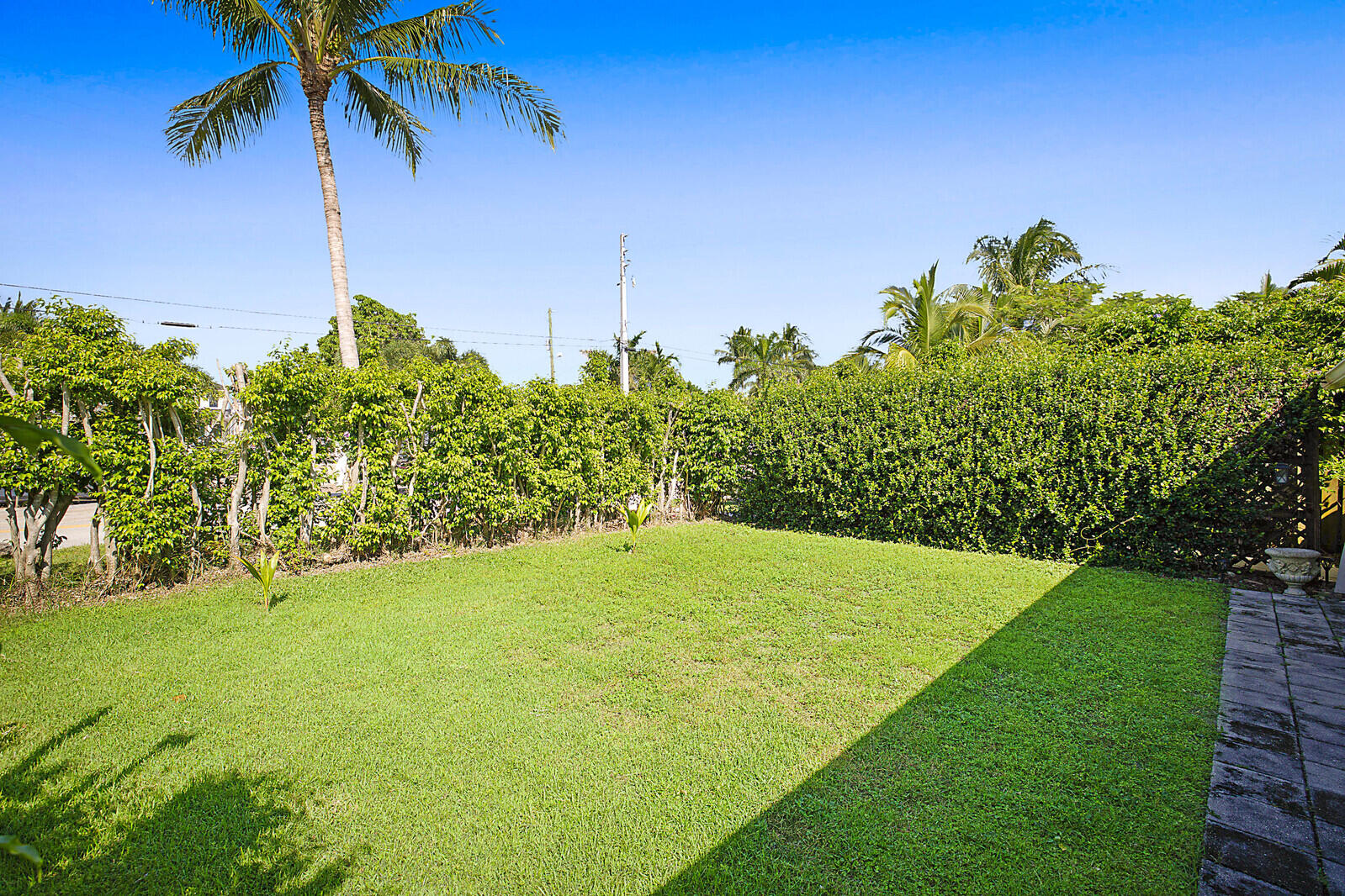 391 W Riverside Drive, Tequesta