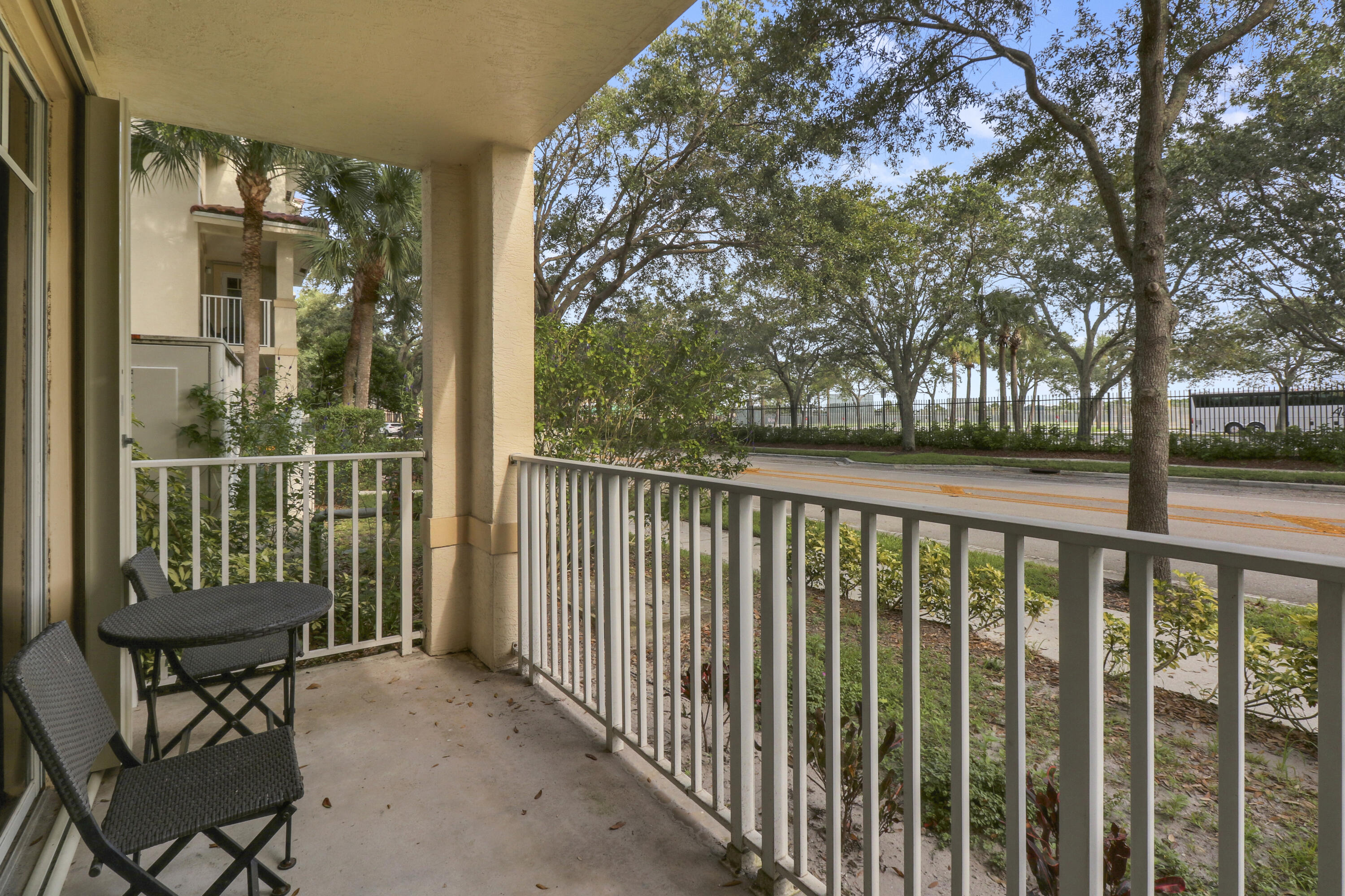 1116 University Boulevard 14