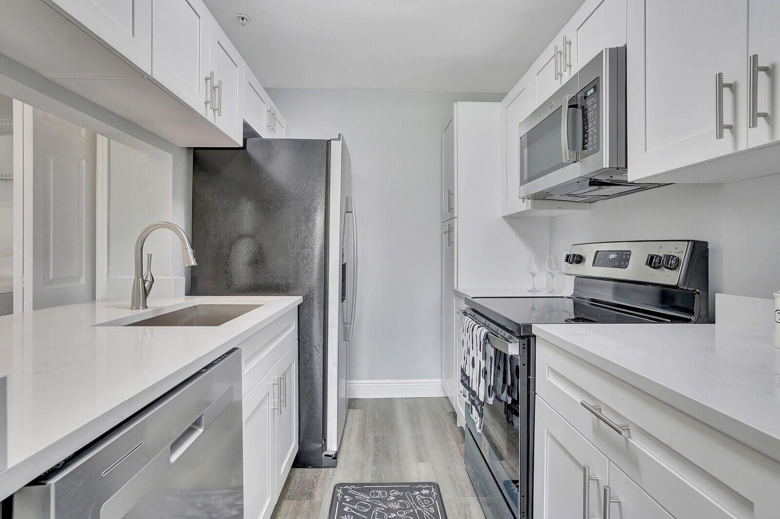 2317 N Congress Avenue 16