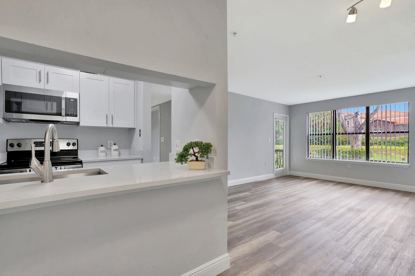 2317 N Congress Avenue 16