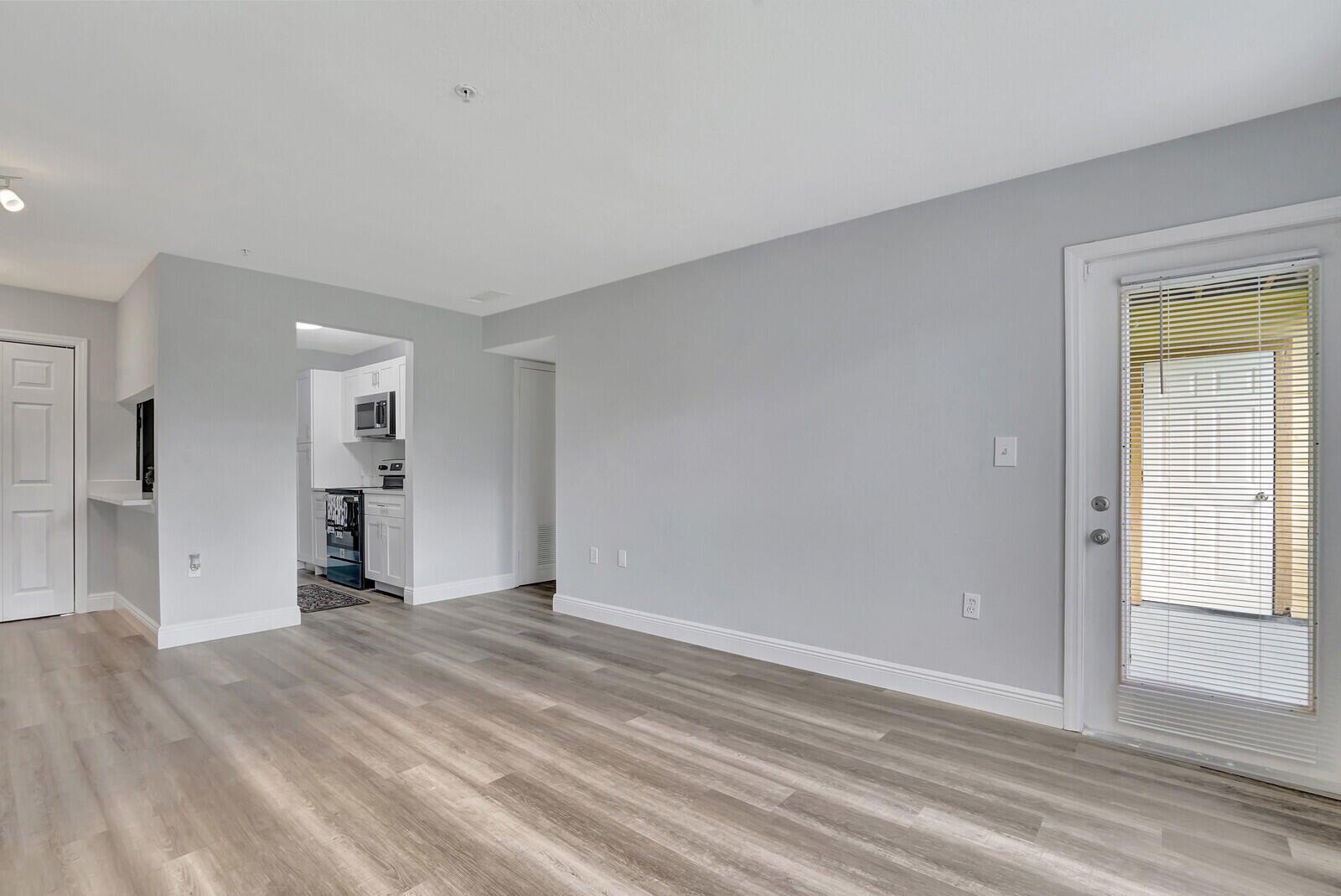 2317 N Congress Avenue 16