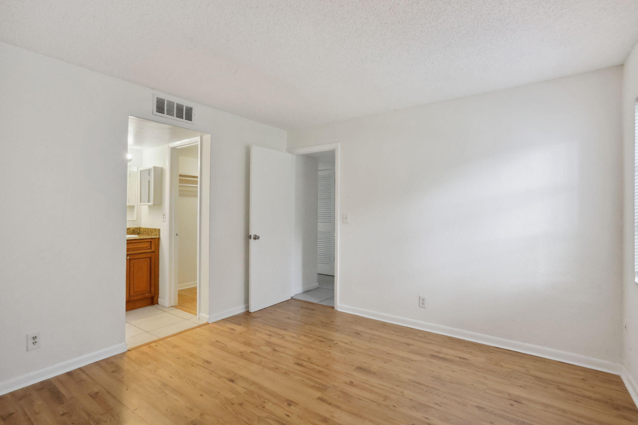 616 NW 13th Street 16