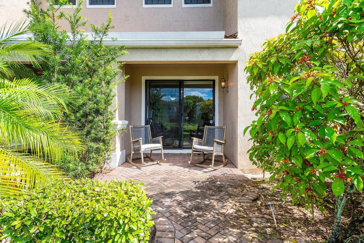 172 W Astor Circle, Delray Beach