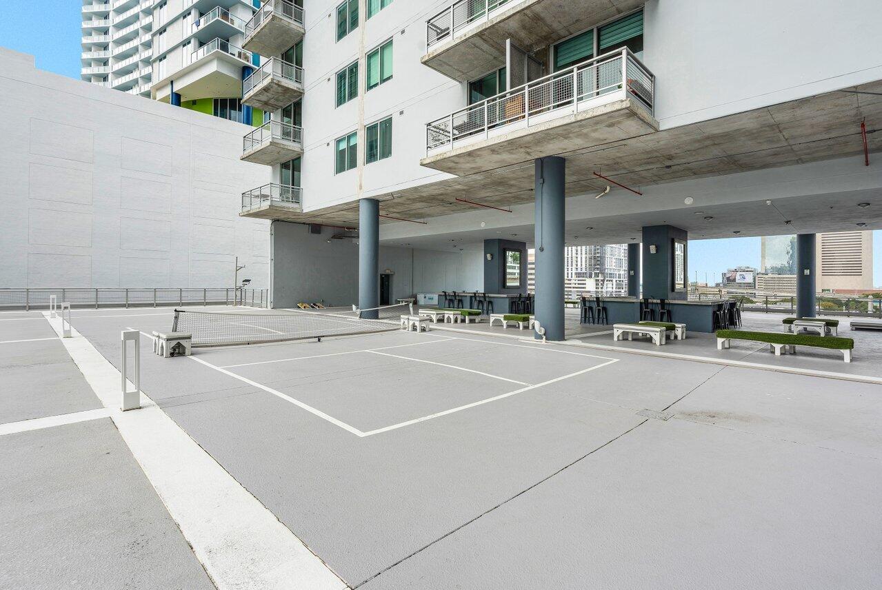 690 SW 1st Court 1913, Miami Unit: 1913